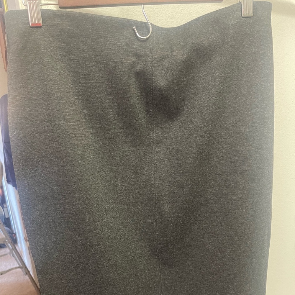 Women’s gray pencil skirt